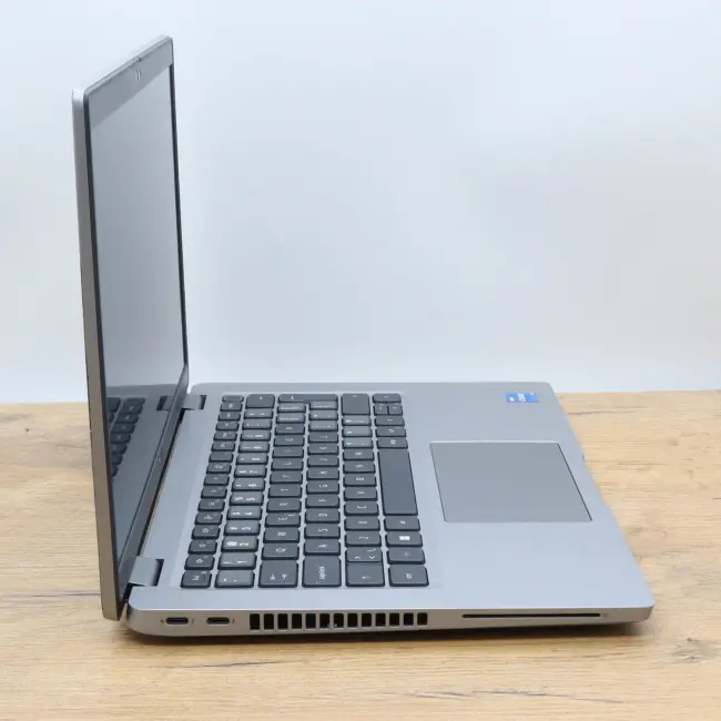 Używany Laptop Dell Latitude 5430 Intel Core i5-1245U 16GB RAM 512GB SSD 14 cali Full HD Dotyk Klasa A idealny do pracy zdalnej, do przeglądania internetu i do nauki