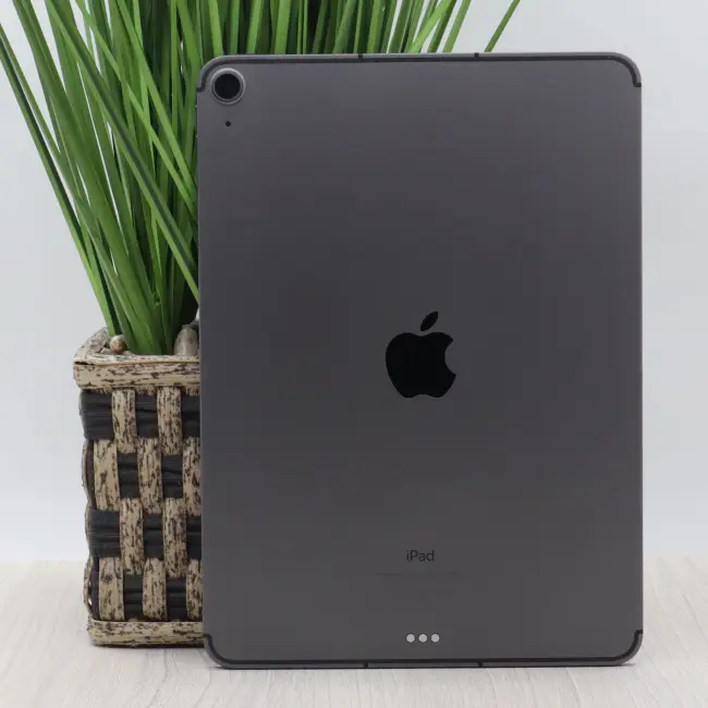 Poleasingowy Tablet Apple iPad Air 4 64GB Space Gray 10.9 cali + Cellular Klasa A idealny do pracy zdalnej, do pracy biurowej i do domu