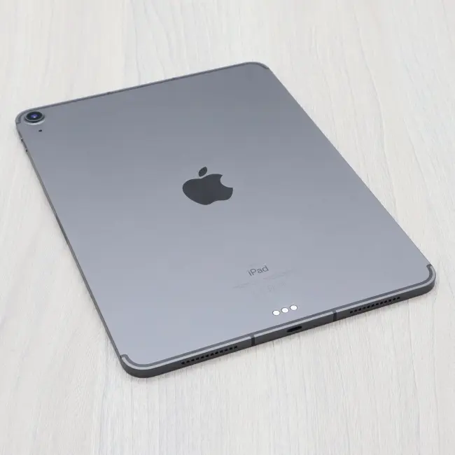 Używany Tablet Apple iPad Air 4 64GB Space Gray 10.9 cali + Cellular Klasa A idealny do pracy zdalnej, do przeglądania internetu i do nauki