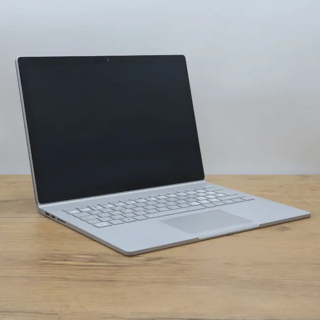 Poleasingowy Laptop Microsoft Surface Book 1832 Gen.2  Intel Core i5-7300U 8GB RAM 256GB SSD 13,5 cali dotykowy Klasa A idealny do pracy zdalnej, do pracy biurowej i do domu