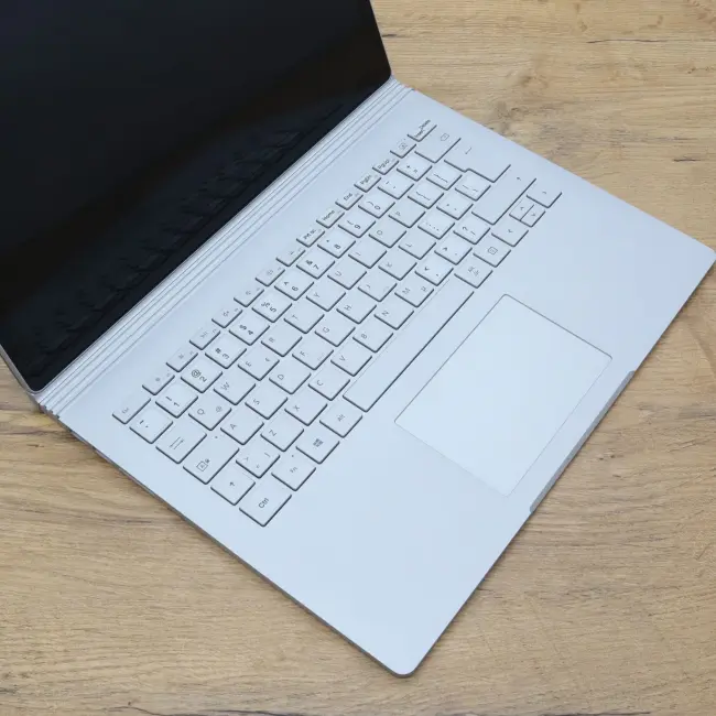 Tani Laptop Microsoft Surface Book 1832 Gen.2  Intel Core i5-7300U 8GB RAM 256GB SSD 13,5 cali dotykowy Klasa A idealny do pracy zdalnej, do pracy biurowej i do domu
