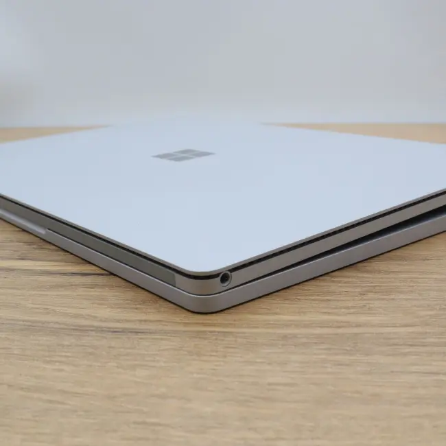 Tani Laptop Microsoft Surface Book 1832 Gen.2  Intel Core i5-7300U 8GB RAM 256GB SSD 13,5 cali dotykowy Klasa A idealny do pracy zdalnej, do przeglądania internetu i do nauki
