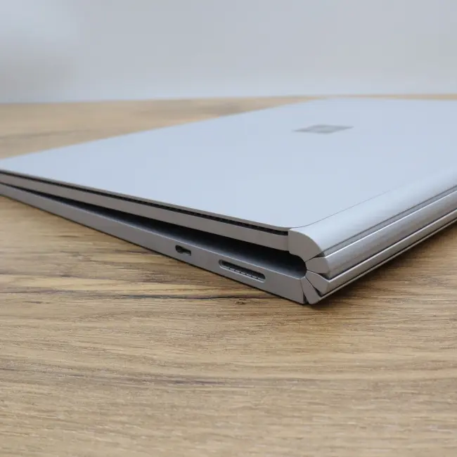 Tani Laptop Microsoft Surface Book 1832 Gen.2  Intel Core i5-7300U 8GB RAM 256GB SSD 13,5 cali dotykowy Klasa A idealny do pracy zdalnej, do pracy biurowej i do domu