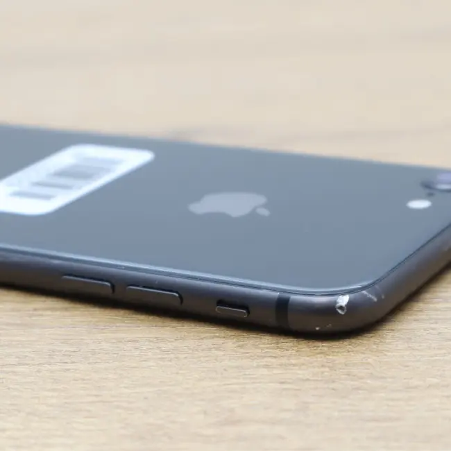 Poleasingowy Smartfon Apple Iphone 8 64GB Space Gray  Klasa B idealny do pracy zdalnej, do pracy biurowej i do domu