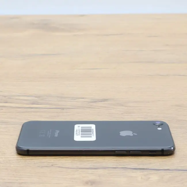 Używany Smartfon Apple Iphone 8 64GB Space Gray  Klasa B idealny do pracy zdalnej, do pracy biurowej i do domu