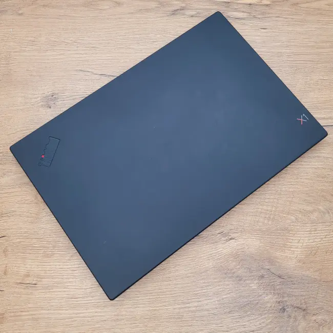 Poleasingowy Laptop Lenovo Thinkpad X1 Carbon 6th Gen Intel Core i7-8650U 8GB RAM 256GB SSD 14 cali Full HD Klasa B idealny do pracy zdalnej, do pracy biurowej i do domu