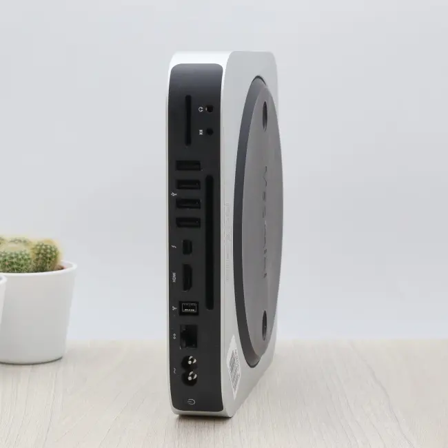 Używany Komputer Apple Mac Mini A1347 2011 Intel Core i5-2520M 8GB RAM 128GB SSD Radeon HD 6630M Klasa B idealny do pracy zdalnej, do pracy biurowej i do domu
