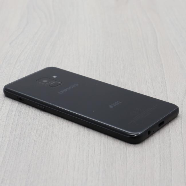 Poleasingowy Smartfon Samsung Galaxy A8 2018 SM-A530F/DS 4GB 32GB Dual SIM Czarny Klasa B idealny do pracy zdalnej, do przeglądania internetu i do nauki