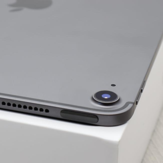 Używany Tablet Apple iPad Air 4 64GB Space Gray 10.9 cali + Cellular Klasa A idealny do pracy zdalnej, do pracy biurowej i do domu