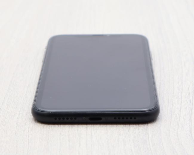 Tani Smartfon Apple iPhone XR 128GB Czarny Klasa B idealny do pracy zdalnej, do przeglądania internetu i do nauki