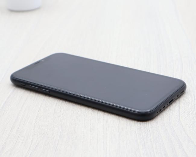 Poleasingowy Smartfon Apple iPhone XR 128GB Czarny Klasa B idealny do pracy zdalnej, do pracy biurowej i do domu