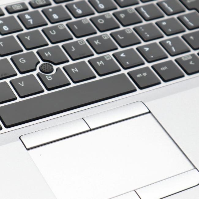 Używany Laptop HP EliteBook 820 G3 Intel Core i5-6200U 8GB RAM 256GB SSD 12,5 cali Full HD Klasa B idealny do pracy zdalnej, do przeglądania internetu i do nauki