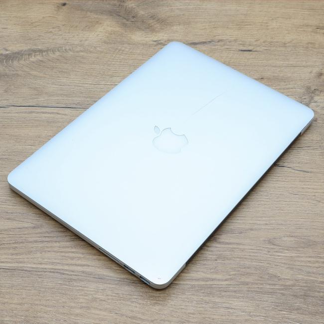 Poleasingowy Laptop Apple MacBook Pro 2015 A1502 Intel Core i5-5257U 8GB RAM 256GB SSD 13,3 cali Silver Klasa B idealny do pracy zdalnej, do przeglądania internetu i do nauki