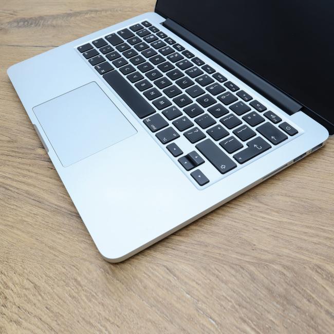 Tani Laptop Apple MacBook Pro 2015 A1502 Intel Core i5-5257U 8GB RAM 256GB SSD 13,3 cali Silver Klasa B idealny do pracy zdalnej, do przeglądania internetu i do nauki