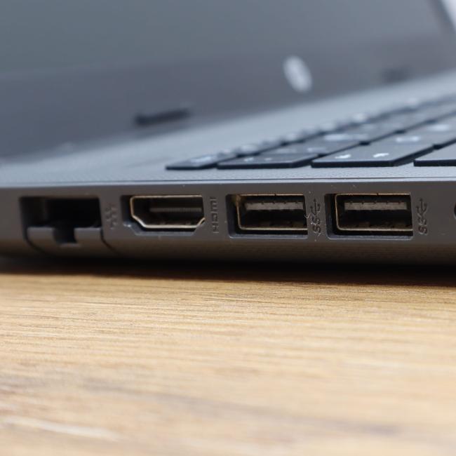 Używany Laptop HP 250 G7 Intel Core i3-7020U 8GB RAM 256GB SSD 15,6 cali HD Klasa C idealny do pracy zdalnej, do pracy biurowej i do domu