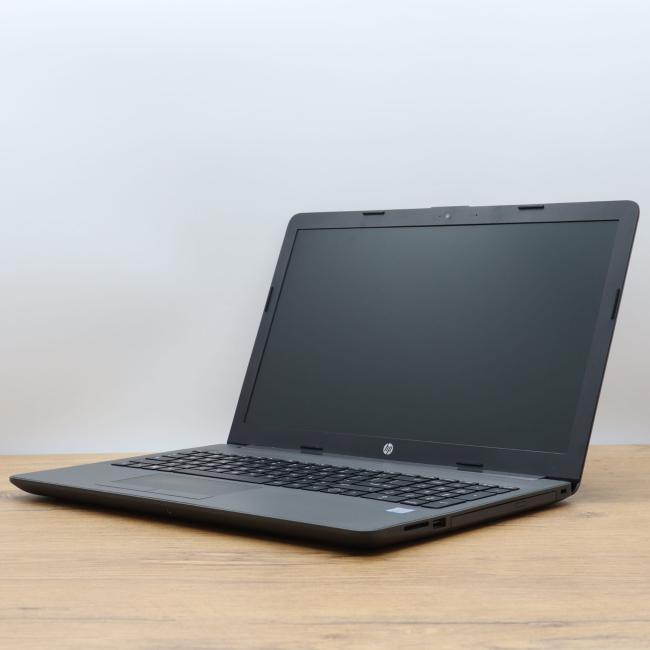 Używany Laptop HP 250 G7 Intel Core i3-7020U 8GB RAM 256GB SSD 15,6 cali HD Klasa C idealny do pracy zdalnej, do pracy biurowej i do domu