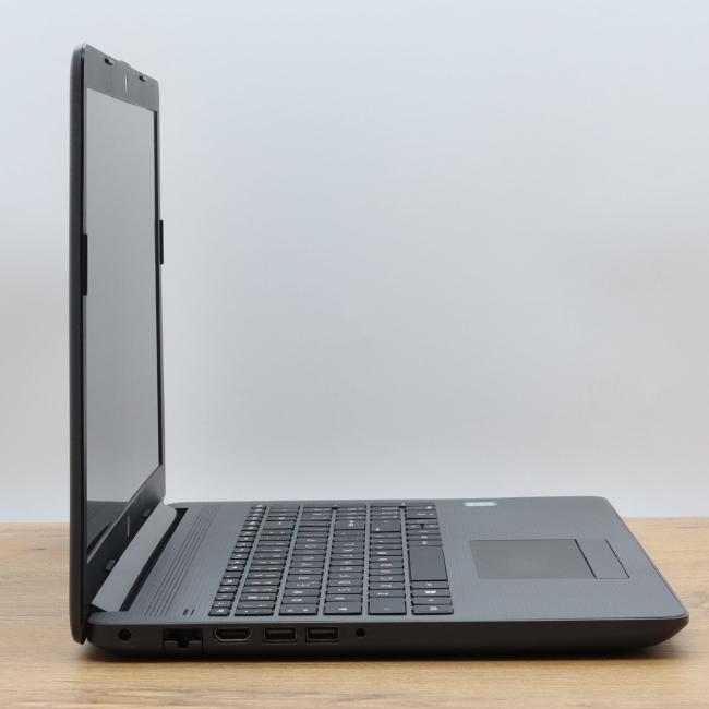 Tani Laptop HP 250 G7 Intel Core i3-7020U 8GB RAM 256GB SSD 15,6 cali HD Klasa C idealny do pracy zdalnej, do pracy biurowej i do domu