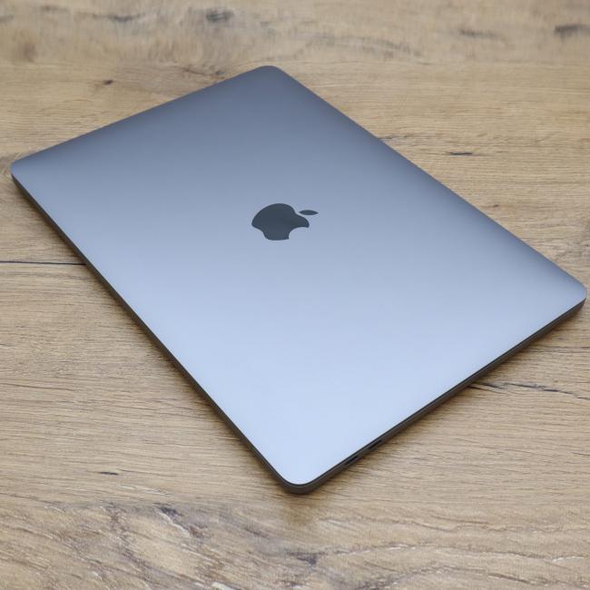 Poleasingowy Laptop Apple Macbook Pro A2338 2022 M2 16GB RAM 512GB SSD 13,3 cali  Space Gray Klasa A idealny do pracy zdalnej, do przeglądania internetu i do nauki