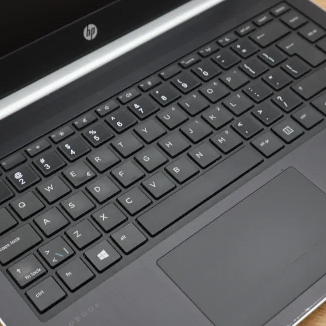 Poleasingowy Laptop HP ProBook 430 G5 Intel Core i5-8250U 8GB RAM 256GB SSD 13,3'' Full HD Klasa B idealny do pracy zdalnej, do przeglądania internetu i do nauki