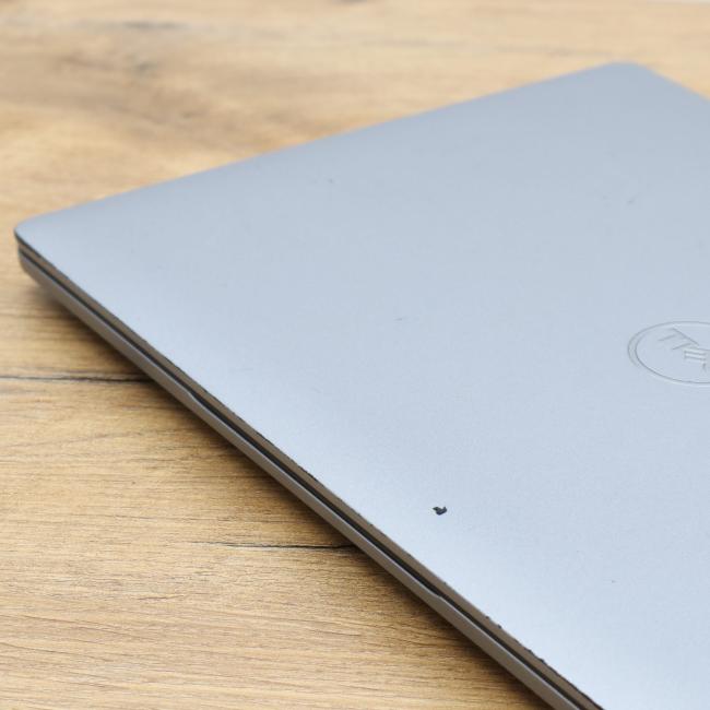 Tani Laptop Dell Latitude 5310 Intel Core i5-10210U 16GB RAM 256GB SSD 13,3 cali Full HD Klasa B idealny do pracy zdalnej, do przeglądania internetu i do nauki