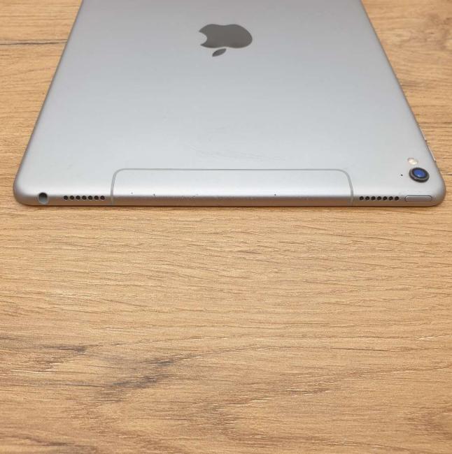 Tani Apple iPad Pro 9,7 cali A1674 A9X  Space Gray 2GB/32GB LTE Cellular - Klasa B idealny do pracy zdalnej, do przeglądania internetu i do nauki