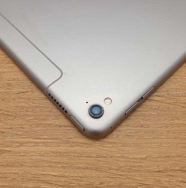 Tani Apple iPad Pro 9,7 cali A1674 A9X  Space Gray 2GB/32GB LTE Cellular - Klasa B idealny do pracy zdalnej, do pracy biurowej i do domu