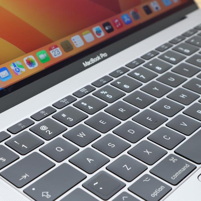 Poleasingowy Laptop Apple Macbook Pro A1708 Intel Core i5-7360U 8GB RAM 128GB SSD 13,3 cali Space Gray Klasa B idealny do pracy zdalnej, do pracy biurowej i do domu