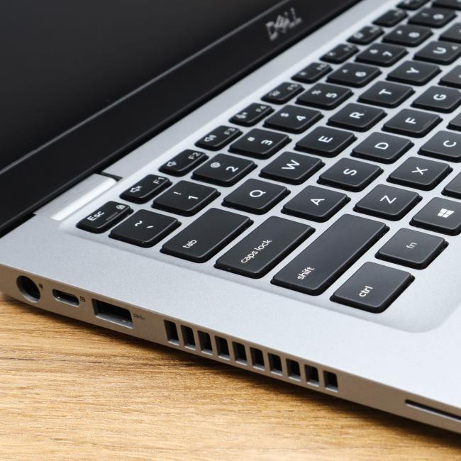 Tani Laptop Dell Latitude 5410  Intel Core i5-10210U 8GB RAM 256GB SSD Full HD 14'' Klasa B idealny do pracy zdalnej, do pracy biurowej i do domu