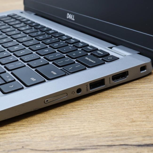 Używany Laptop Dell Latitude 5320   Intel Core i7-1185G7 16GB RAM 256GB NVMe Full HD 13,3 cali Klasa B idealny do pracy zdalnej, do przeglądania internetu i do nauki