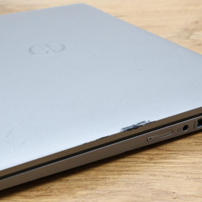 Tani Laptop Dell Latitude 5320   Intel Core i7-1185G7 16GB RAM 256GB NVMe Full HD 13,3 cali Klasa B idealny do pracy zdalnej, do przeglądania internetu i do nauki