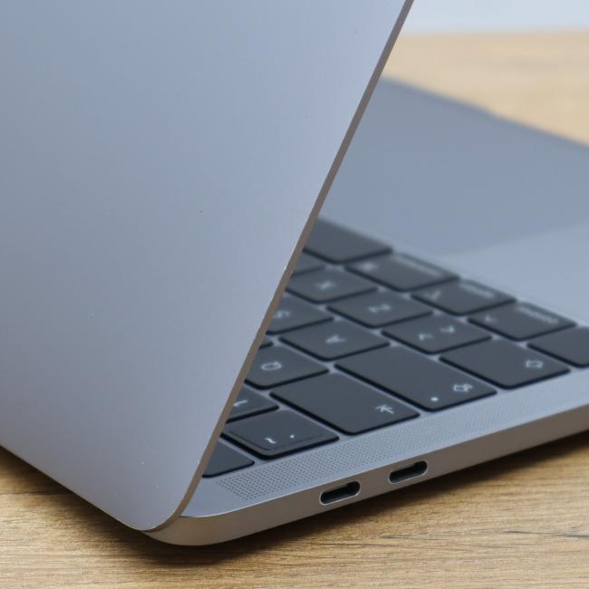 Tani Laptop Apple Macbook Pro 2019 A1989 Intel Core i7-8559U 16GB RAM 512GB SSD 13,3 cali Space Gray Klasa B idealny do pracy zdalnej, do pracy biurowej i do domu
