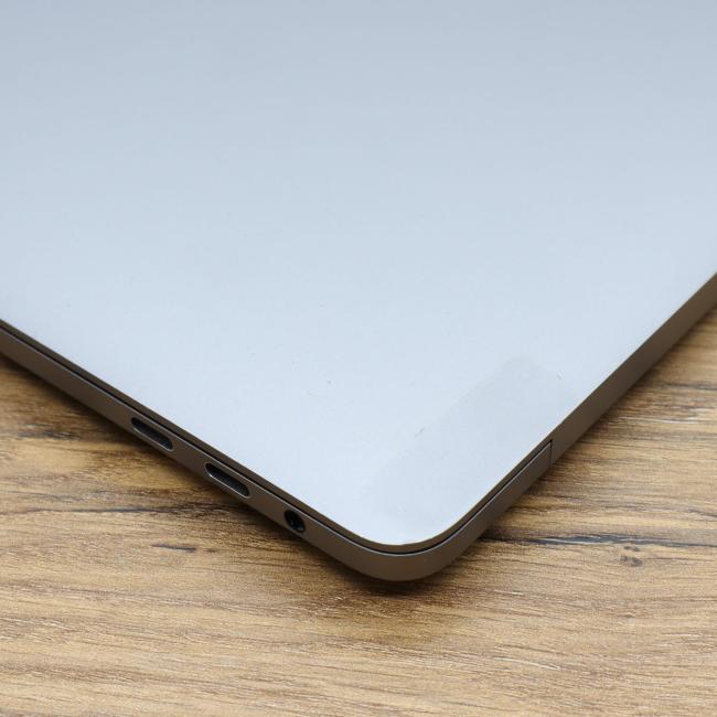 Poleasingowy Laptop Apple Macbook Pro 2019 A1989 Intel Core i7-8559U 16GB RAM 512GB SSD 13,3 cali Space Gray Klasa B idealny do pracy zdalnej, do pracy biurowej i do domu
