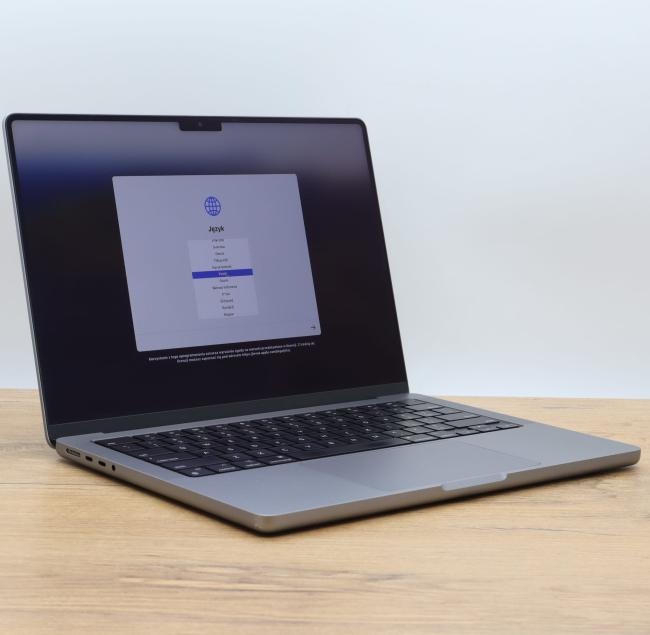 Poleasingowy Laptop Apple Macbook Pro A2442 2021 M1 PRO 16GB RAM 512GB SSD 14 cali  Space Gray Klasa B idealny do pracy zdalnej, do przeglądania internetu i do nauki