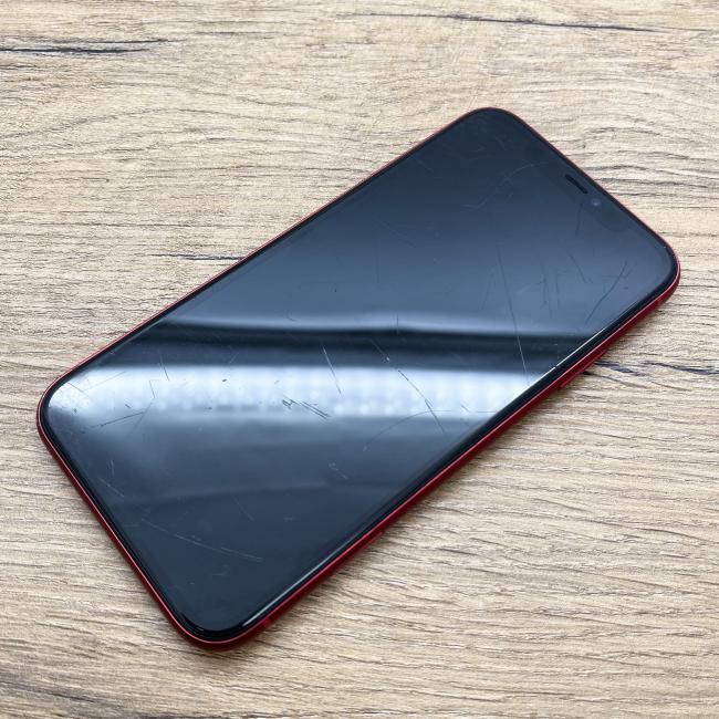 Poleasingowy Smartfon Apple iPhone 11 64 GB Czerwony Klasa B idealny do pracy zdalnej, do przeglądania internetu i do nauki