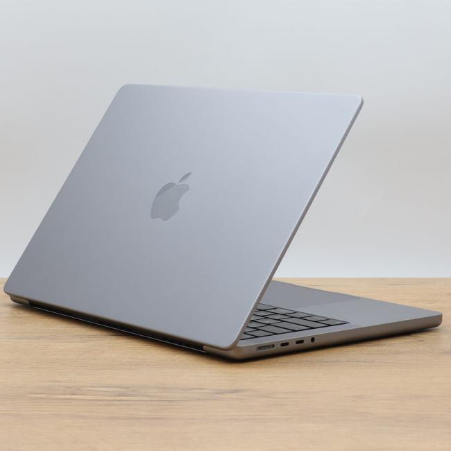 Używany Laptop Apple Macbook Pro A2442 2021 M1 Pro 32GB RAM 512GB SSD 14 cali Space Gray Klasa A idealny do pracy zdalnej, do pracy biurowej i do domu