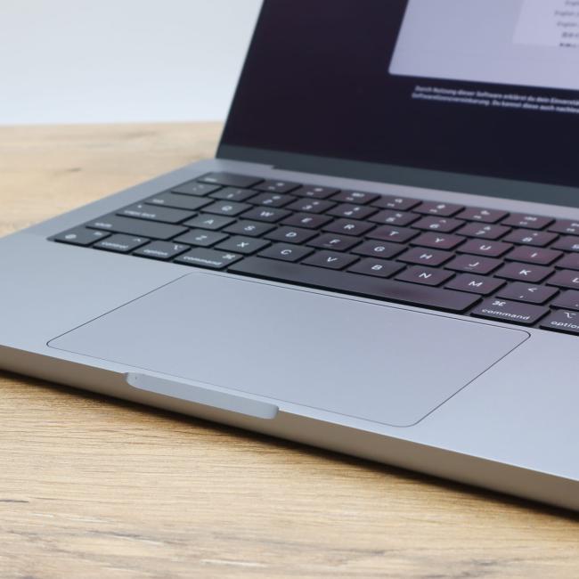 Używany Laptop Apple Macbook Pro A2442 2021 M1 Pro 32GB RAM 512GB SSD 14 cali Space Gray Klasa A idealny do pracy zdalnej, do pracy biurowej i do domu