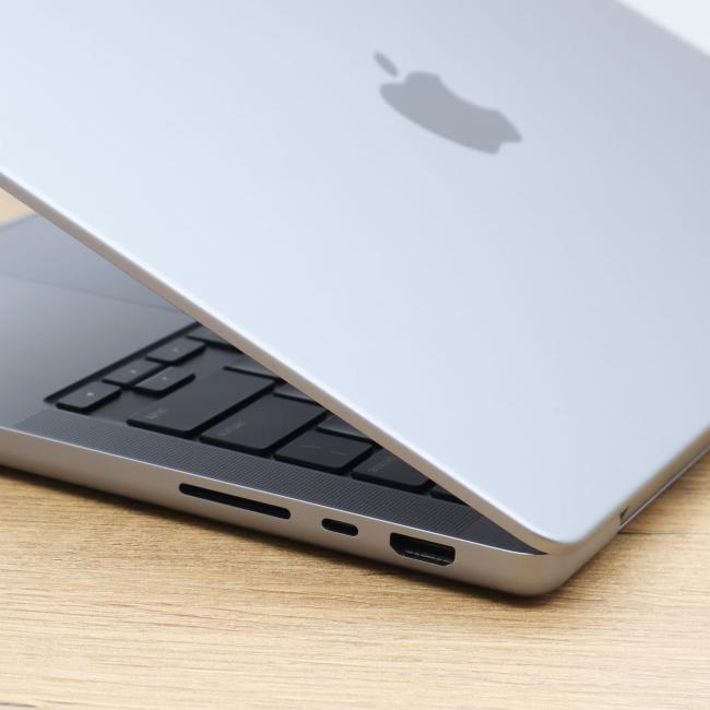 Poleasingowy Laptop Apple Macbook Pro A2442 2021 M1 Pro 32GB RAM 512GB SSD 14 cali Space Gray Klasa A idealny do pracy zdalnej, do pracy biurowej i do domu