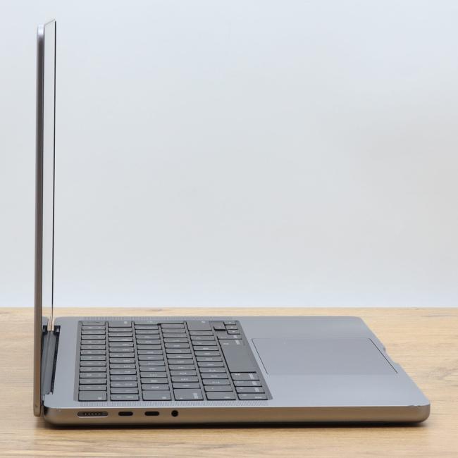 Tani Laptop Apple Macbook Pro A2442 2021 M1 Pro 16GB RAM 1TB SSD 14 cali Space Gray Klasa B idealny do pracy zdalnej, do przeglądania internetu i do nauki