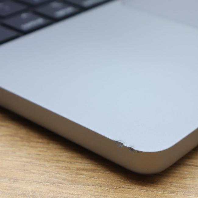 Używany Laptop Apple Macbook Pro A2442 2021 M1 Pro 16GB RAM 1TB SSD 14 cali Space Gray Klasa B idealny do pracy zdalnej, do pracy biurowej i do domu