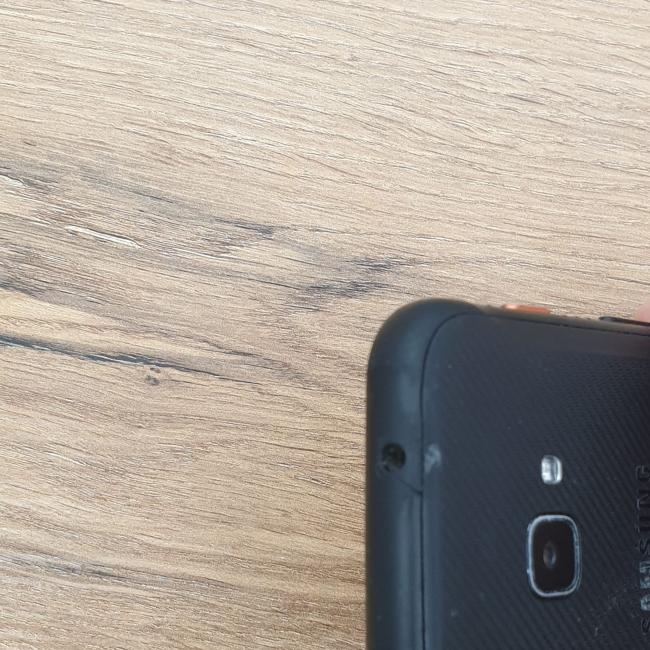 Używany Smartfon Samsung Galaxy Xcover 4s 3GB/32GB Klasa B idealny do pracy zdalnej, do pracy biurowej i do domu