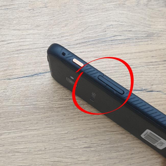 Tani Smartfon Samsung Galaxy Xcover 4s 3GB/32GB Klasa B idealny do pracy zdalnej, do pracy biurowej i do domu