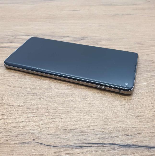 Używany Smartfon Samsung Galaxy S10 128 GB Dual Sim Czarny Klasa B idealny do pracy zdalnej, do pracy biurowej i do domu