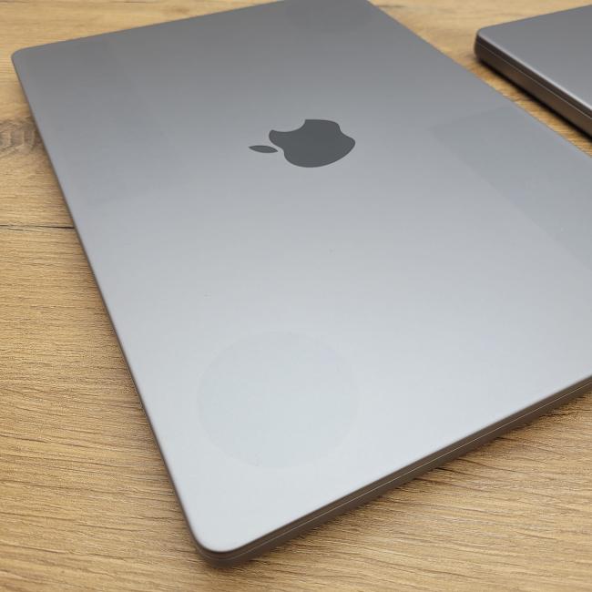 Poleasingowy Laptop Apple Macbook Pro A2442 2021 M1 PRO 16GB RAM 512GB SSD 14 cali  Space Gray Klasa B idealny do pracy zdalnej, do przeglądania internetu i do nauki