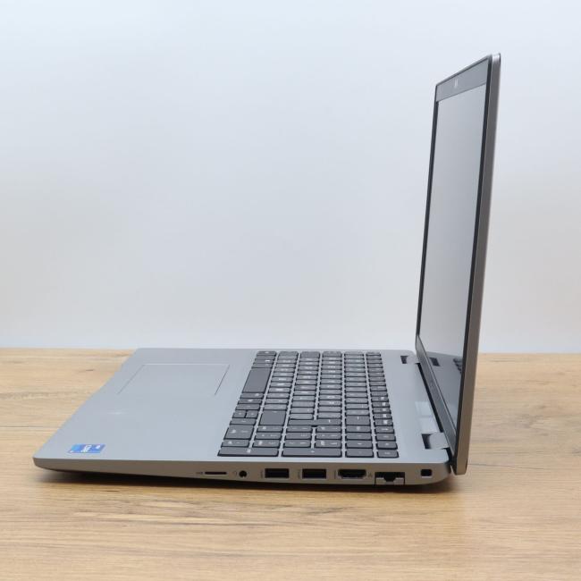 Używany Laptop Dell Latitude 5520  Intel Core i5-1145G7  8GB  256GB  Klasa B idealny do pracy zdalnej, do pracy biurowej i do domu