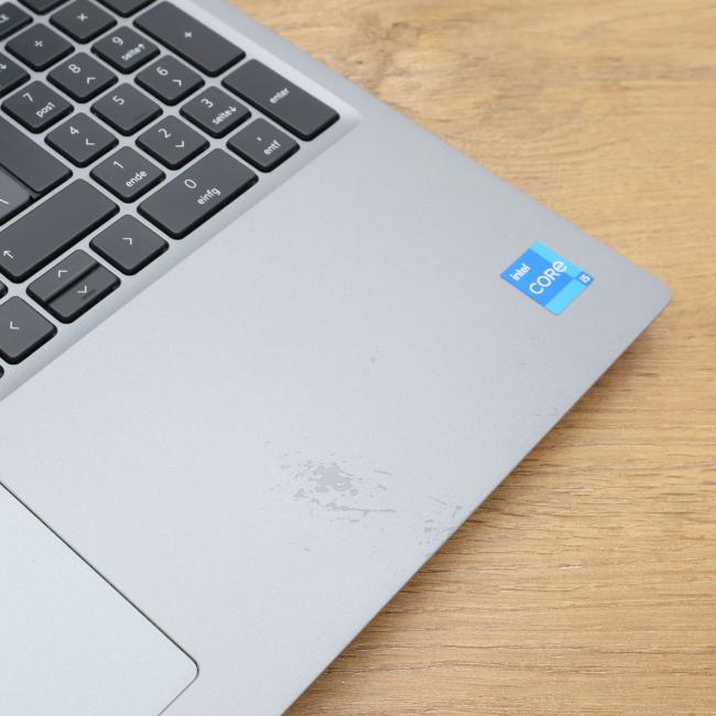 Poleasingowy Laptop Dell Latitude 5520  Intel Core i5-1145G7  8GB  256GB  Klasa B idealny do pracy zdalnej, do przeglądania internetu i do nauki