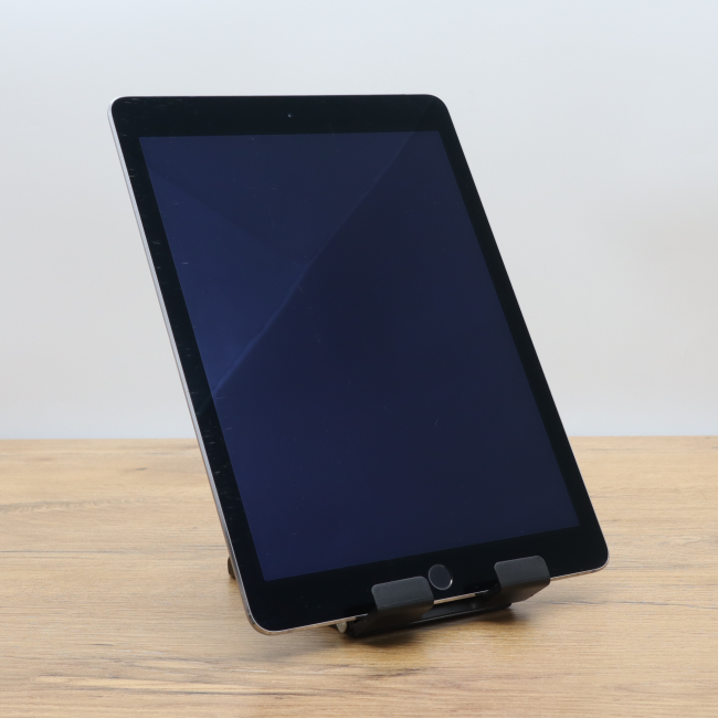 Używany Tablet Apple iPad AIR 2 LTE 32GB A1567 Wi-Fi + Celluar LTE 9,7'' Klasa B idealny do pracy zdalnej, do pracy biurowej i do domu