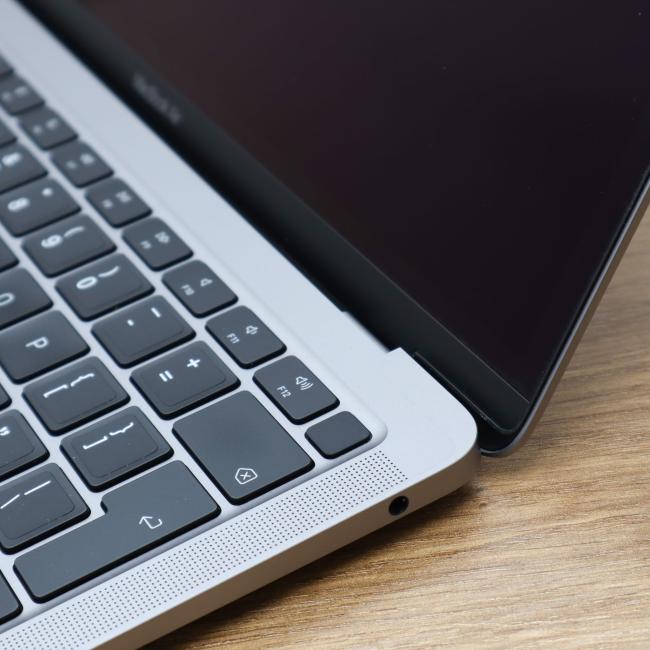 Tani Laptop Apple Macbook Air A2179 2020 Intel Core i5-1030NG7 8GB RAM 512GB SSD 13,3 cali Space Gray Klasa B idealny do pracy zdalnej, do pracy biurowej i do domu