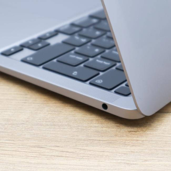 Poleasingowy Laptop Apple Macbook Air A2179 2020 Intel Core i5-1030NG7 8GB RAM 512GB SSD 13,3 cali Space Gray Klasa B idealny do pracy zdalnej, do przeglądania internetu i do nauki