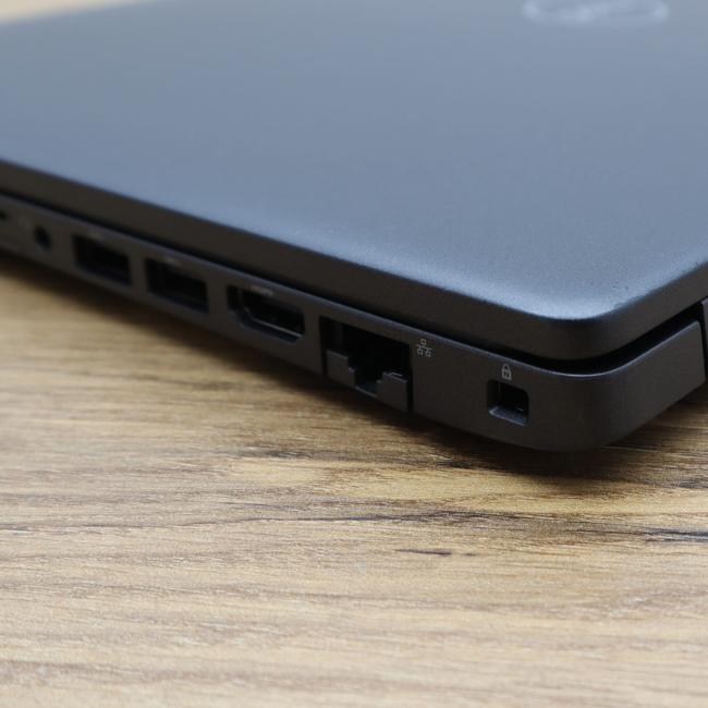Używany Laptop Dell Latitude 5400 Intel Core i5-8365U 8GB RAM 256GB SSD 14 cali Dotykowy Full HD Klasa B idealny do pracy zdalnej, do pracy biurowej i do domu