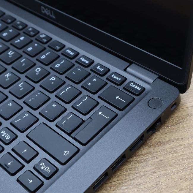 Tani Laptop Dell Latitude 5400 Intel Core i5-8365U 8GB RAM 256GB SSD 14 cali Dotykowy Full HD Klasa B idealny do pracy zdalnej, do przeglądania internetu i do nauki